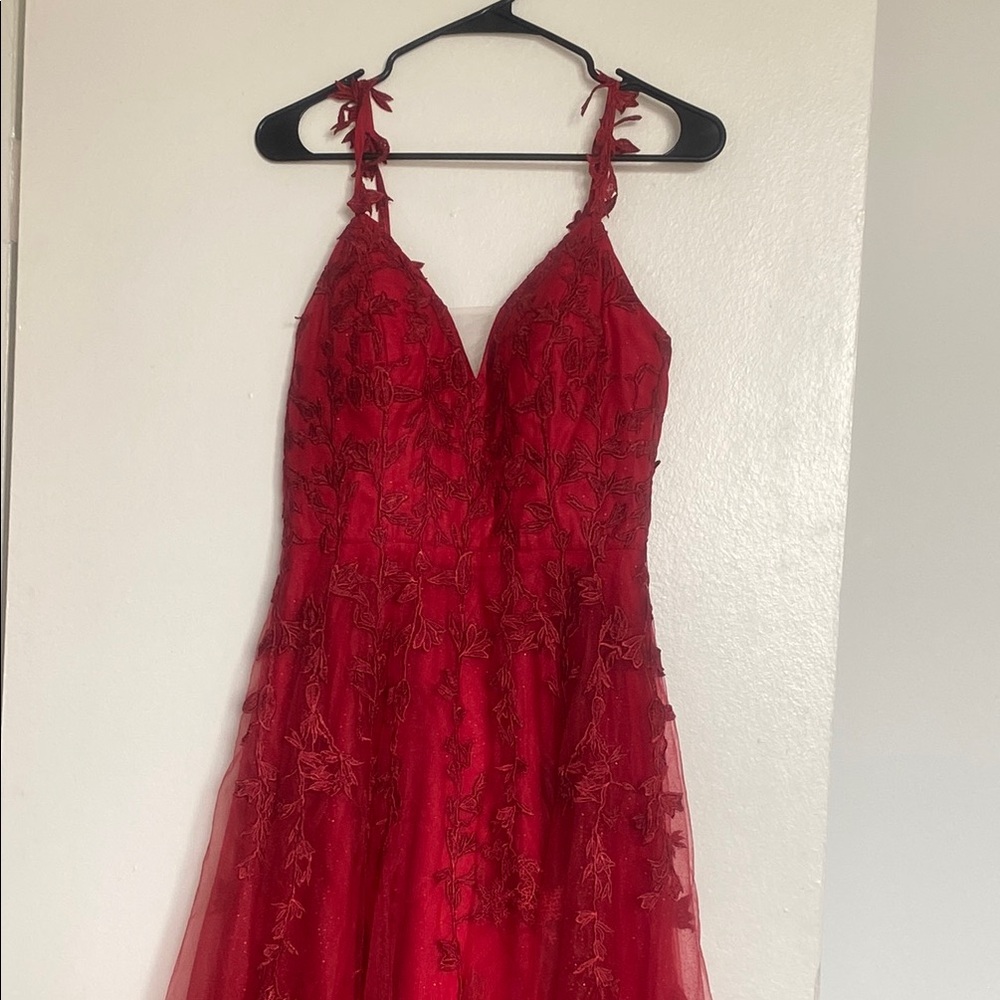 Chic Red Lace Gown